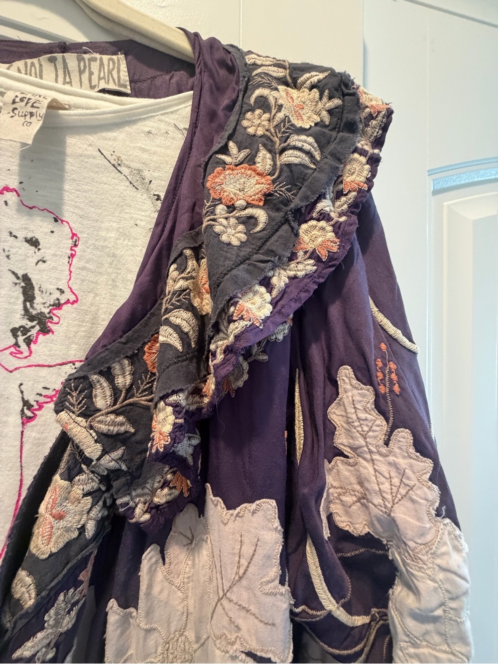 Magnolia Pearl Danji Boho Floral Embroidered Kimono in Deep Purple - Picture 3 of 10